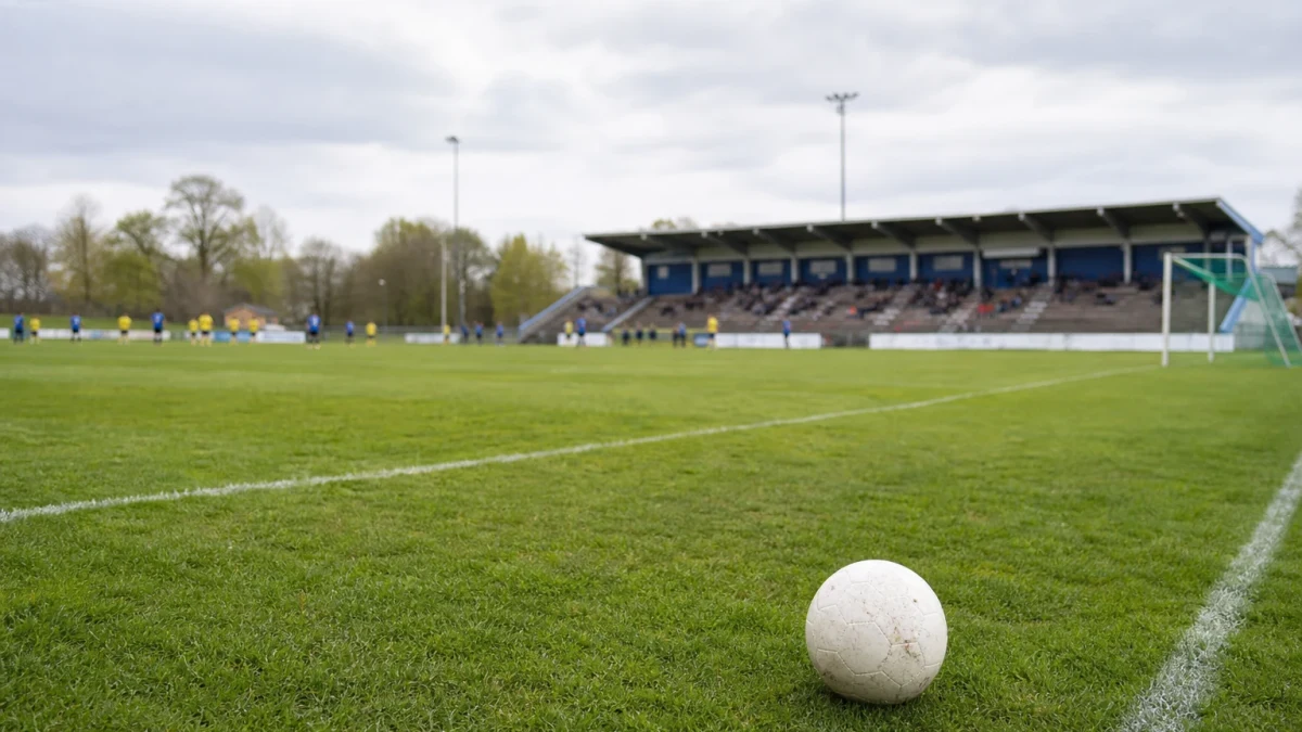 Aalesund vant 8-1 og holder trykket i toppen